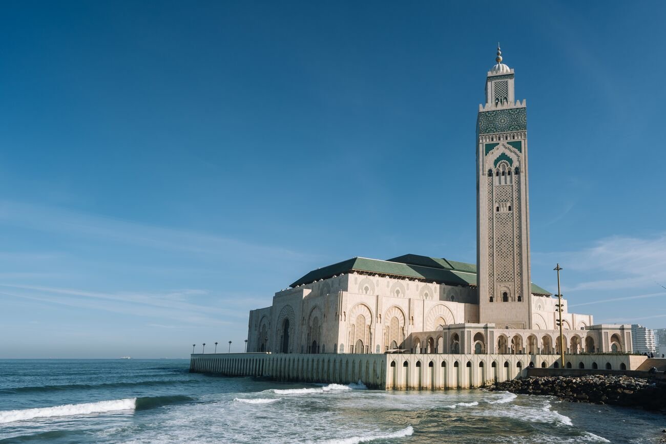 Mosquée Hassan II à Casablanca, au bord de l'océan Atlantique
